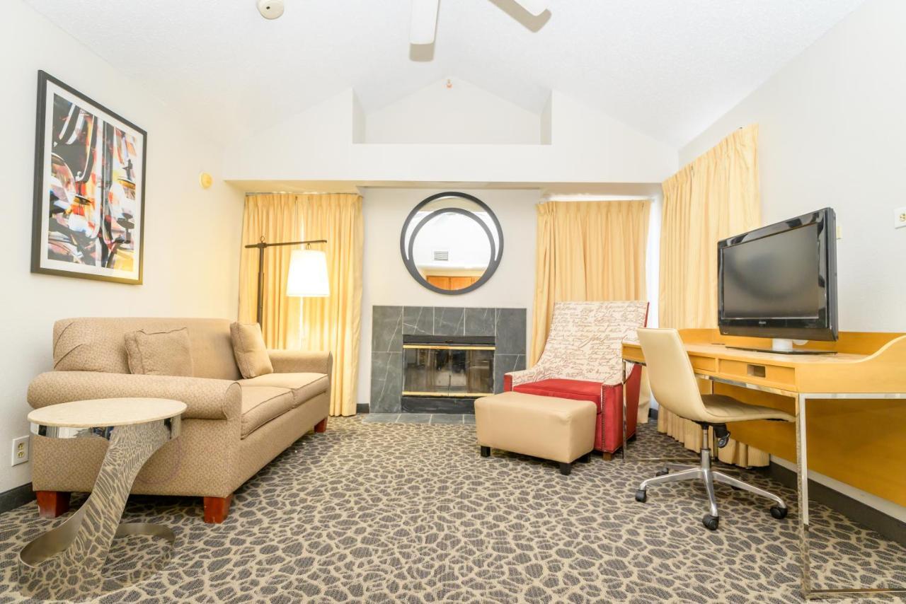 Philadelphia Suites At Airport - An Extended Stay Hotel 외부 사진